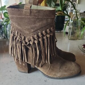 Sabika Brown Heeled Boots with Suede Fringe